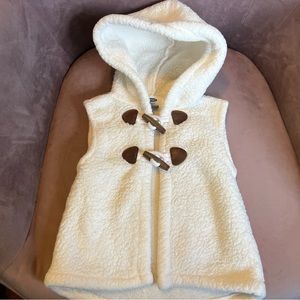 Old Navy fuzzy white hooded vest size 18-24 months